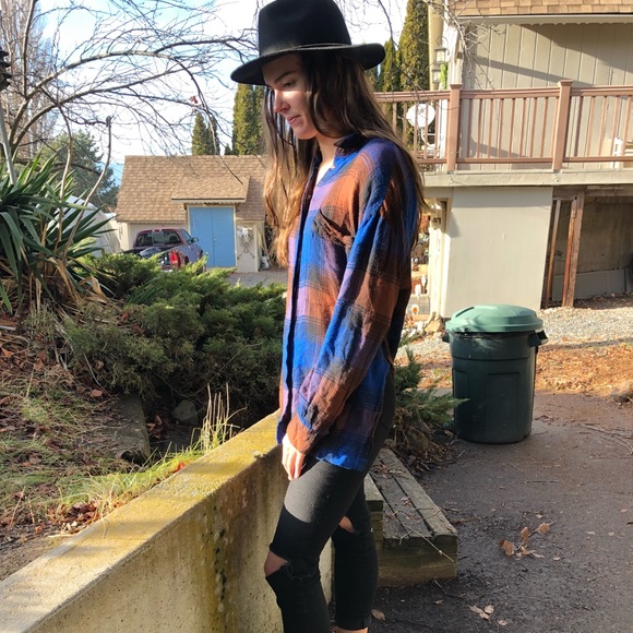 Button up - Picture 2 of 3